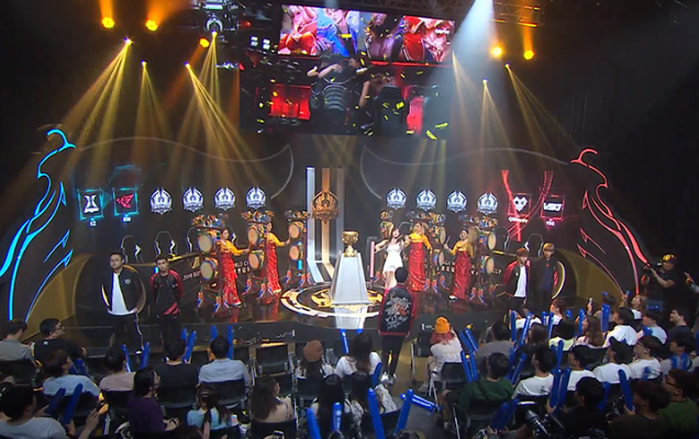 地方棋牌“炸金花”反千术：如何识别对手通过“偷看底牌镜”或“药水牌”实施的欺诈。（地方棋牌炸金花防作弊：识别对手利用偷看底牌镜与药水牌的欺诈手段）