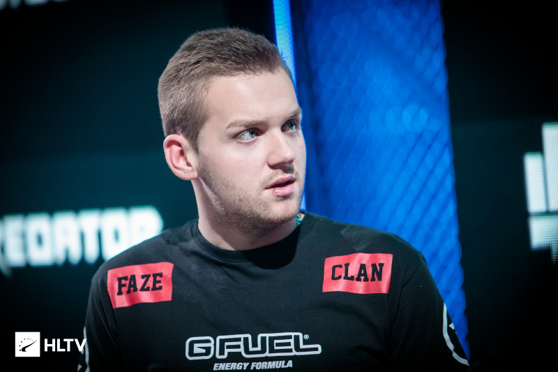 久诚缺席DYG海报引争议，他和DYG是否仍互相需要